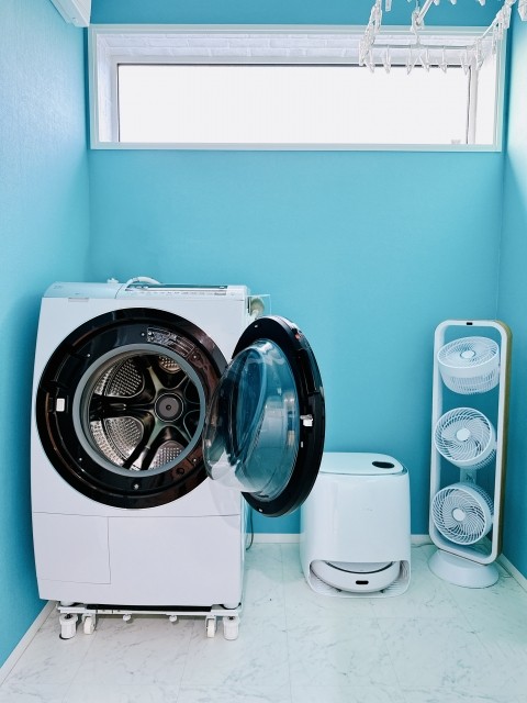 ドラム式洗濯乾燥機の電気代はいくら？縦型との比較や節電の裏ワザを解説